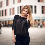 نحوه ست کردن کت بلیزر با شلوار جین برای داشتن استایل جذاب